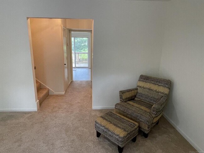 Building Photo - 158 Albemarle Dr