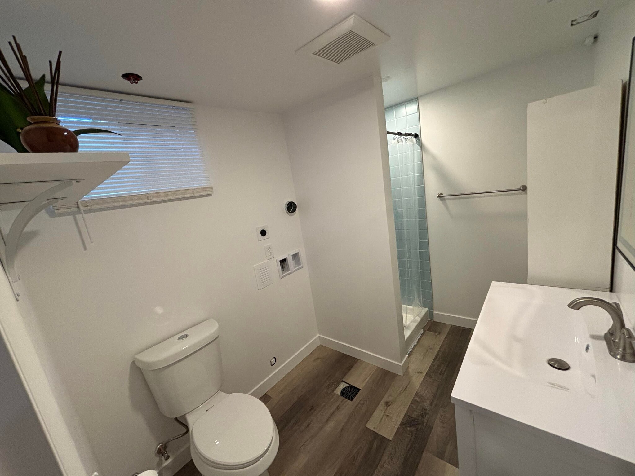 Washer/dryer hookup - 2631 S Zurich Ct