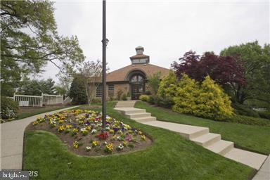 Building Photo - 2166 Commissary Cir