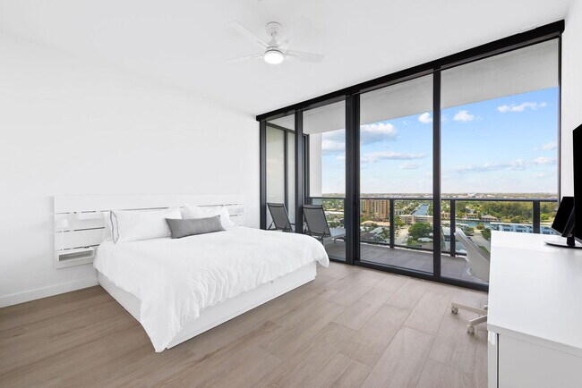 Building Photo - 900 N Ocean Blvd