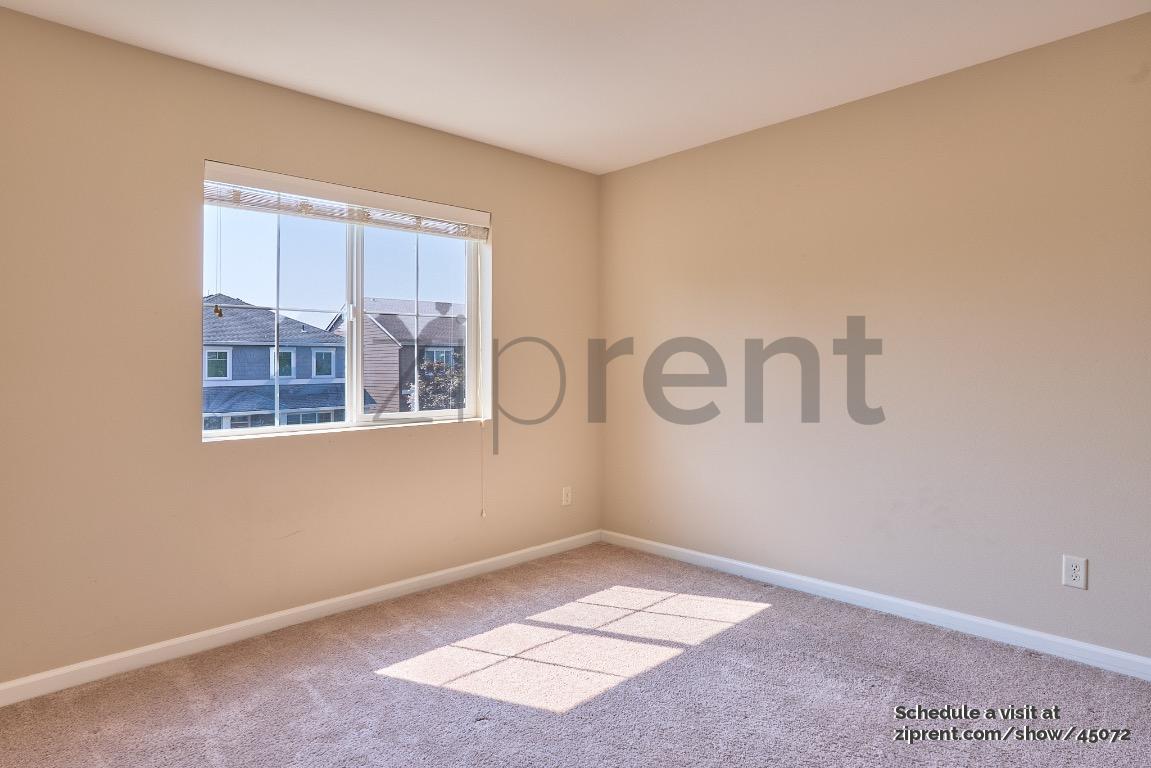 Building Photo - 6267 NE Sherborne St