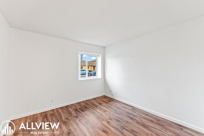 Building Photo - 7572 Amazon Dr