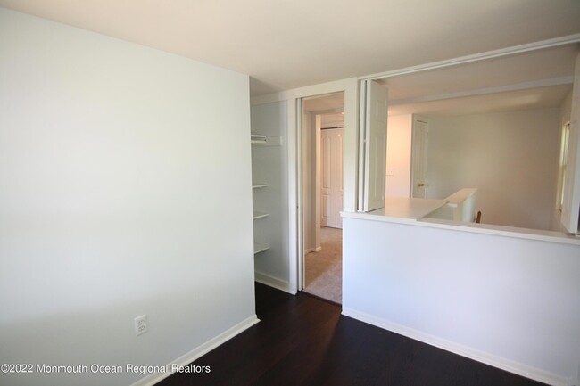 Building Photo - 15-17 E Lincoln Avenue Unit 17