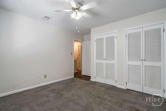 Building Photo - 108 Fernbanks Ct