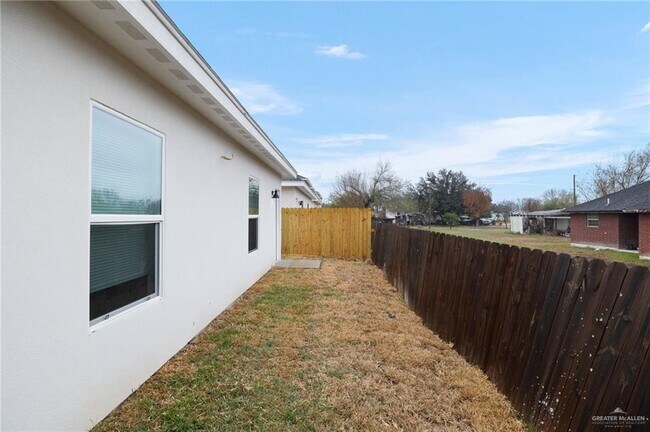 Building Photo - 3744 N Mezcal Dr