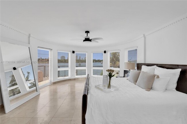 Building Photo - 2 S Hibiscus Dr