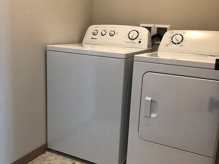 Building Photo - 5712 E Avett Pl