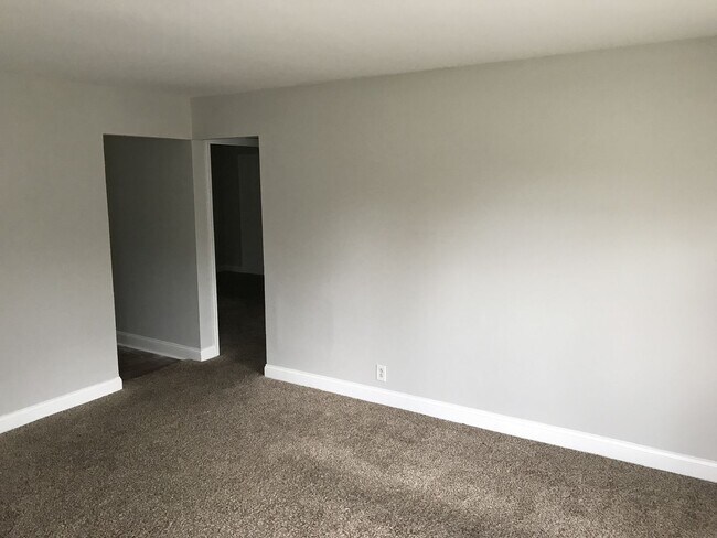 Building Photo - G TEAM - FOR LEASE - 2BR/2BA DUPLEX - LEBANON