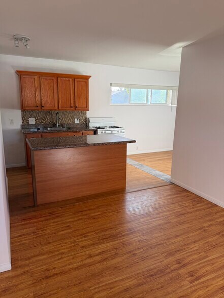 Building Photo - 18715 Valerio St