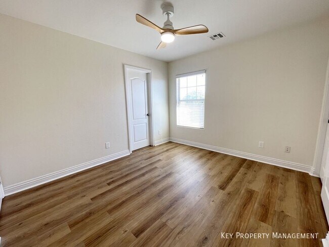 Building Photo - 2913 Big Mountain Ave