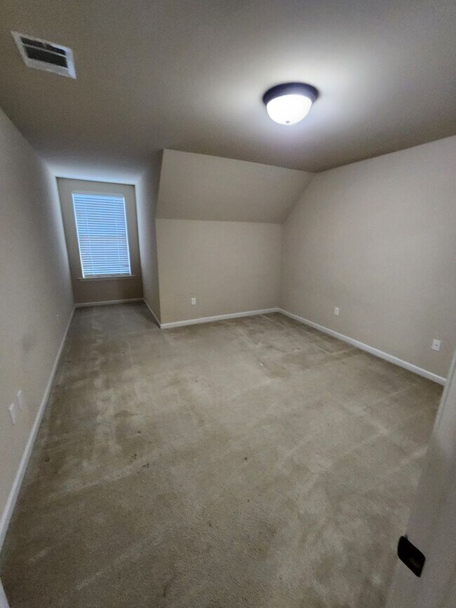 Building Photo - 16529 Gallion Dr