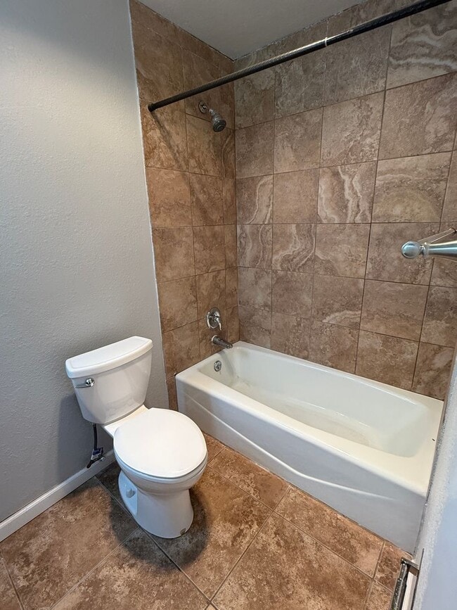 Building Photo - Delightful Home in a delightful and popular area.