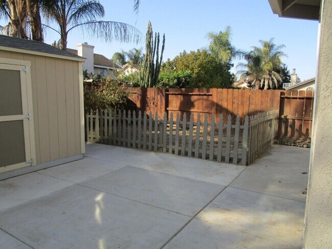 Building Photo - Like Brand New 4 Bedroom 3 Bath Beautiful ...