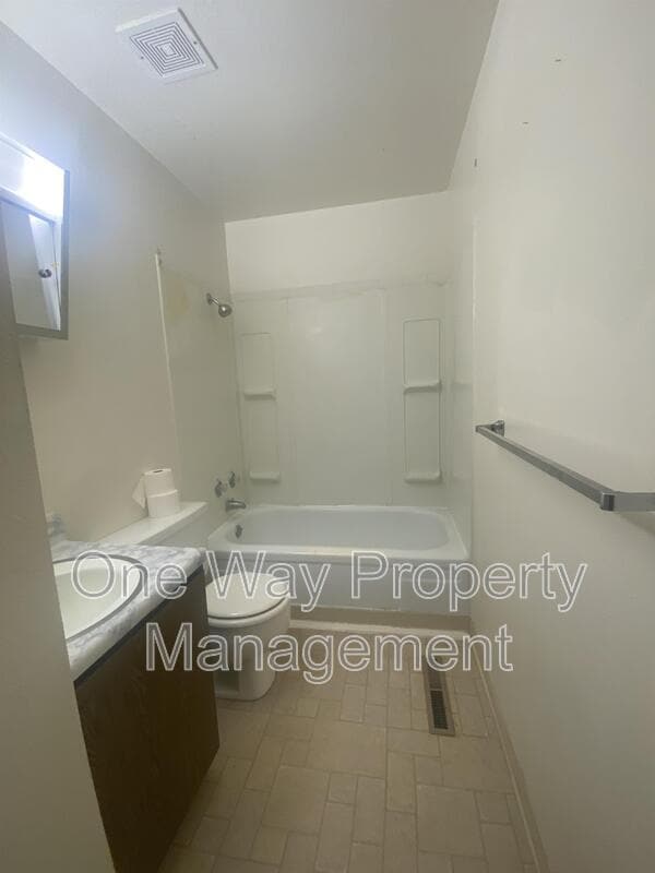 Building Photo - 70 12th St