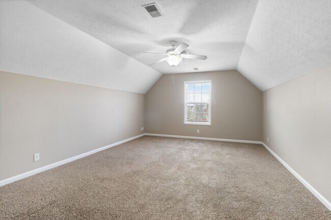 Building Photo - 1566 Autumn Dr