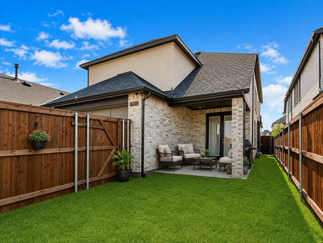 Building Photo - Newer Highland Home in Cambridge Crossing | Immaculate 4BR/3BA | Loft + Media Room | Rear Garage ...