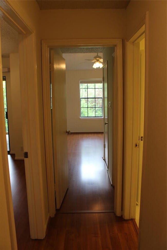 Building Photo - 203 E 31st St