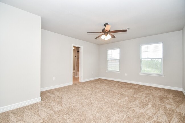 Building Photo - 4915 Market St