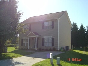 Building Photo - 3 BR House convenient to Hwy 29