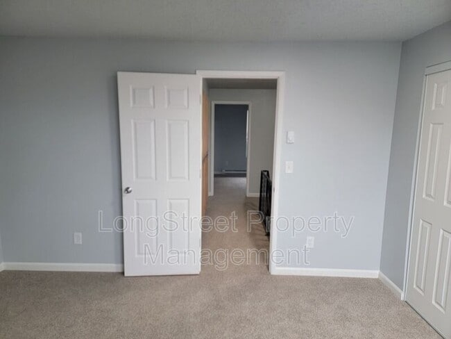 Building Photo - 3141 N Shore Dr SE