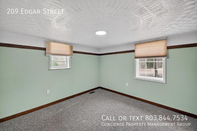 Building Photo - 209 Edgar St