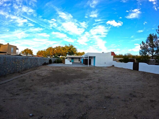 Building Photo - 2968 La Mesilla Circle