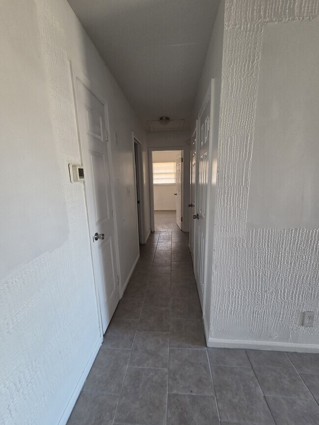 Building Photo - 1814 Karian Dr