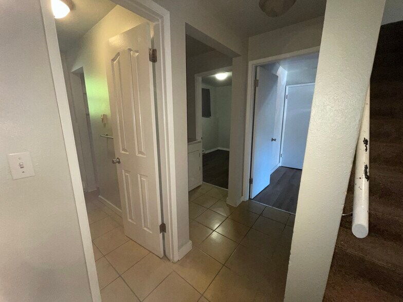 Building Photo - 5120 S Roxbury St