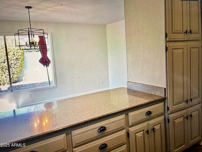 Building Photo - 912 E Acacia Cir