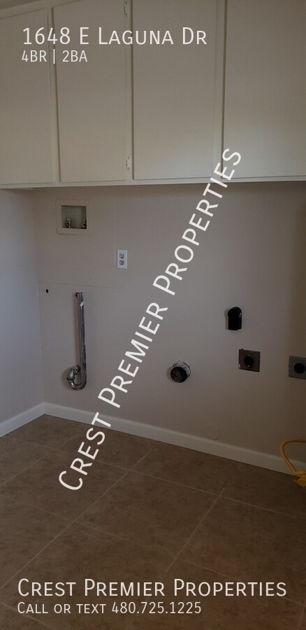 Building Photo - 1648 E Laguna Dr