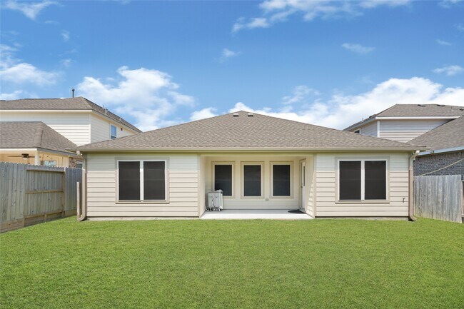 Building Photo - 3022 Sandpiper Dr