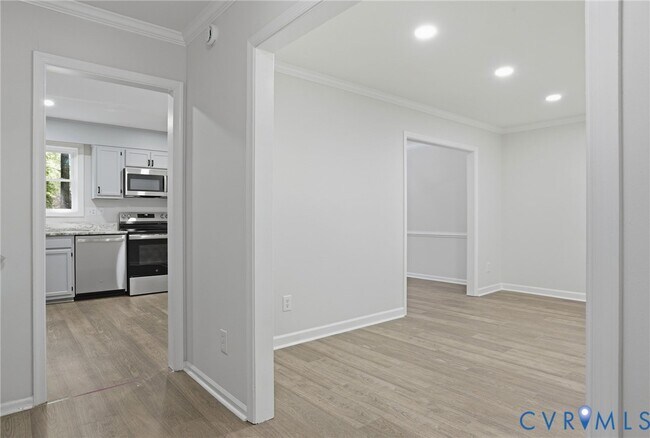 Building Photo - 9015 Covewood Rd