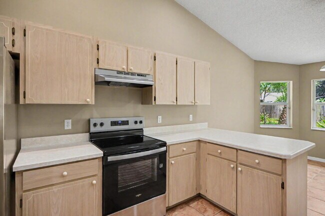 Building Photo - Charming Rental on Quiet Cul-de-Sac!