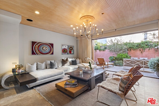 Building Photo - 812 Brooks Ave