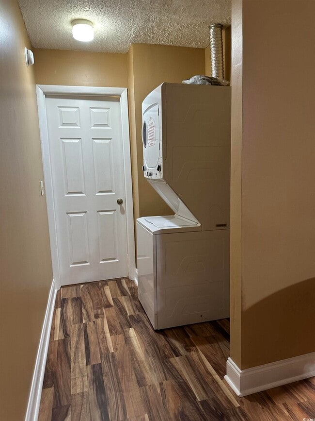 Building Photo - 405 Cambridge Cir