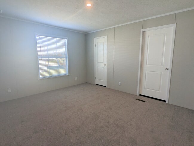 Building Photo - 719 Virginia