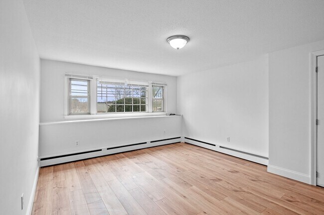 Building Photo - 121 Cambridge Rd