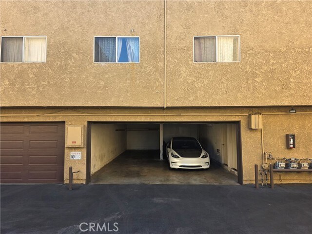 Building Photo - 14839 Sherman Way