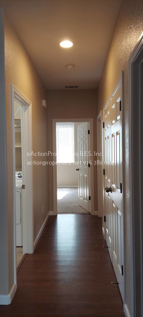 Building Photo - West Park -3 Bedroom, 2 Bath,  Single Stor...
