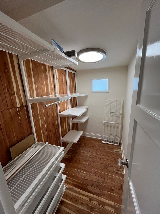 Building Photo - 2 Bedroom 2 Bath Single Family Home in Orange