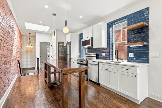 Building Photo - 2436 N 33rd St