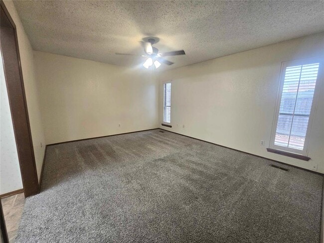 Building Photo - 1212 Kingston Ct