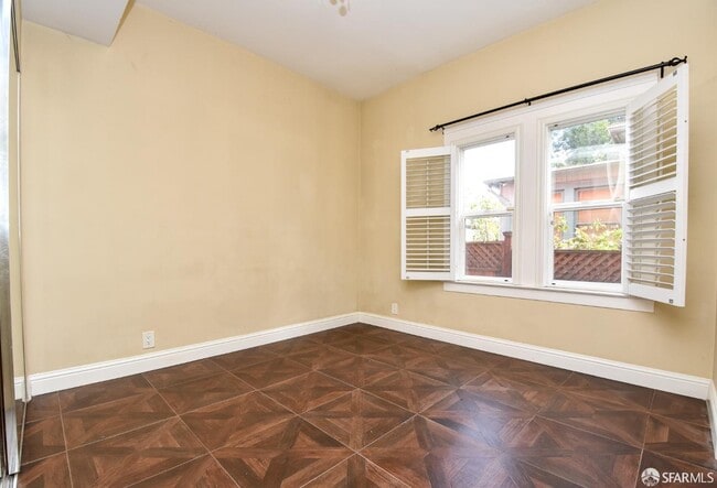 Building Photo - 652 65th St