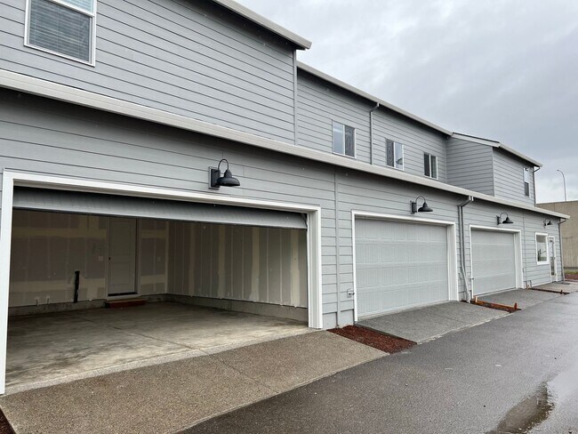 Building Photo - 619 NE 72nd St