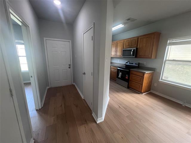 Building Photo - 5981 Robinwood Ln