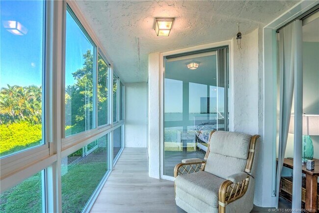 Building Photo - 2370 NE Ocean Blvd