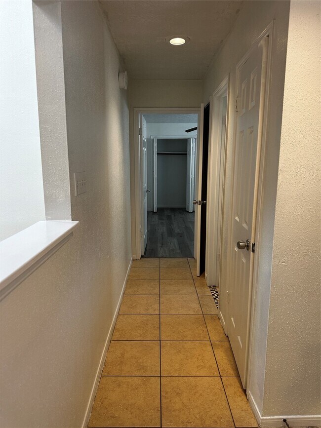 Building Photo - 12435 Truesdell Dr