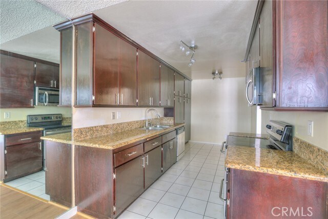 Building Photo - 125 S Sierra Madre Blvd