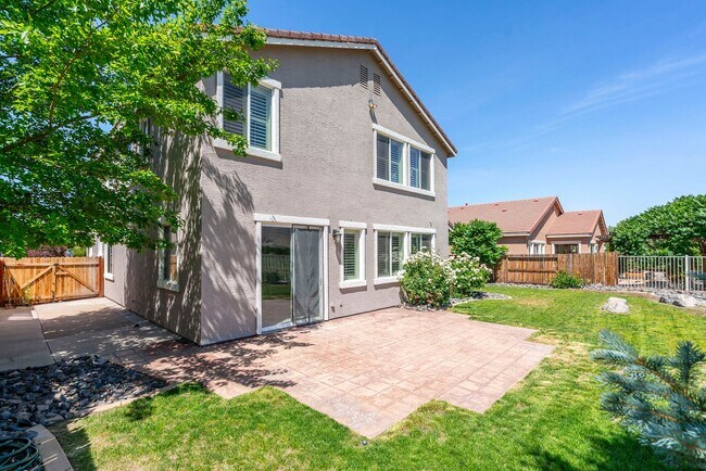 Building Photo - Stunning Like New South Reno 4 Bedroom