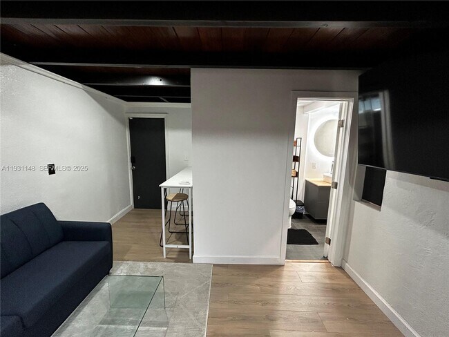 Building Photo - 2809 SW 8th St